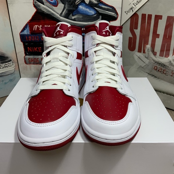 Nike Air Jordan 1 Mid Reverse Chicago BQ6472-161 Red White Womens Size 8 - Picture 5 of 9